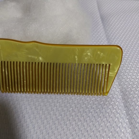 Vintage Comb with Art Deco Designs 7 3/4\